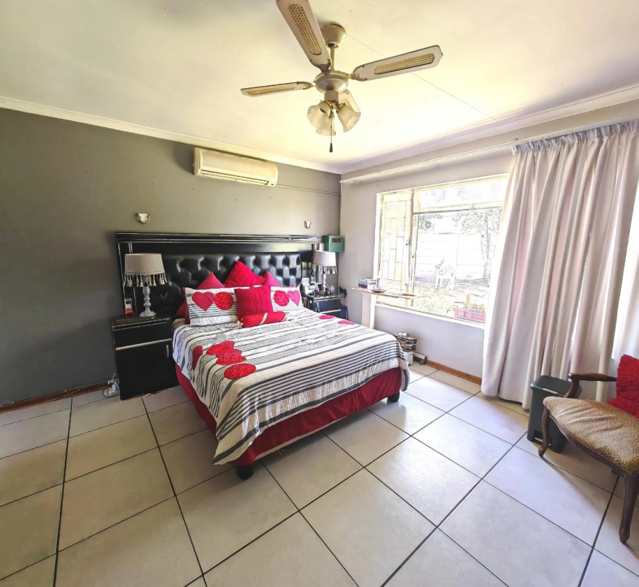 4 Bedroom Property for Sale in Pellissier Free State